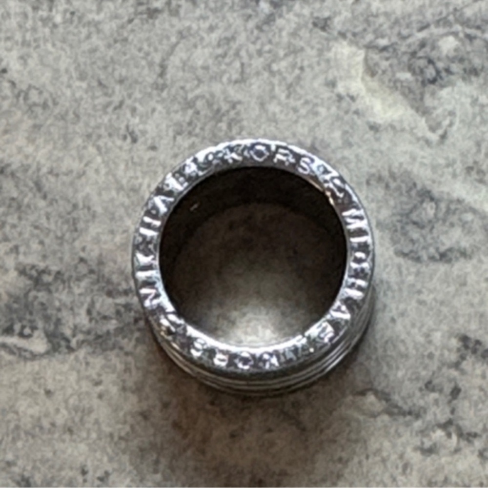 Michael Kors Ring
(143)